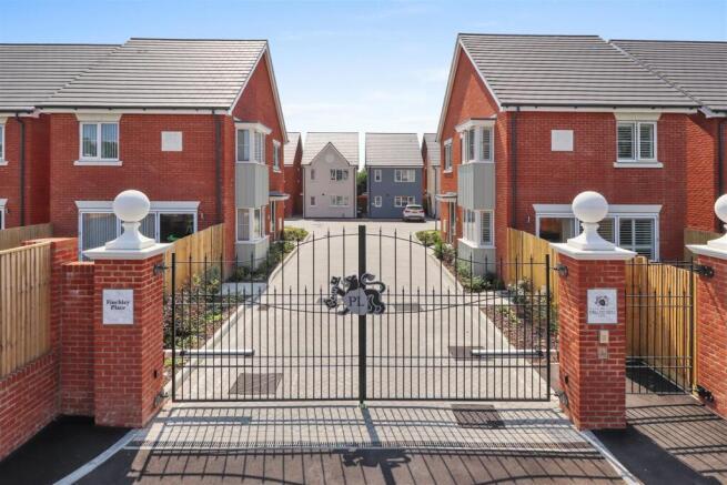 3 Bedroom House - Detached. Finchley Place in Eastbourne,  14